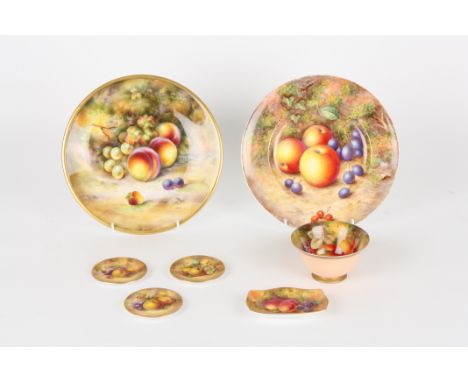 A small Royal Worcester bowl and pin tray 
the bowl painted and decorated with fruits by H. Aynton and the pin tray similarly