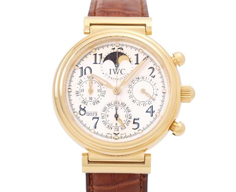 IWC Da Vinci Ewiger Kalender mit Chronograph und Mondphasen, Ref. IW375819. Herren Armbanduhr aus 2009. Gelbgold 18K. Automat