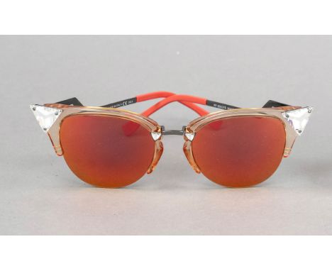 Fendi, Sonnenbrille, apricotfarbenes semirtansparentes Kunststoffgestell mit applizierten Schmucksteinen, schmale gezackt ges
