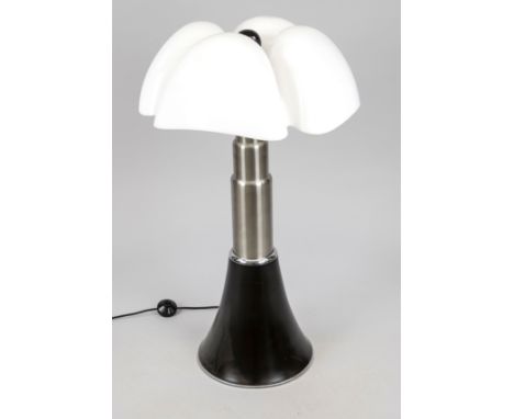 Große Tischlampe Pipistrello (= ital. f. Fledemaus), Italien 1960er Jahre, Design Gae Aulenti für Martinelli Luce, vierpassig