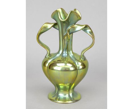 Henkelvase, Ungarn, 20. Jh., Zsolnay, Pesc Keramik mit sog. Eosinglasur, runder Stand, gebauchter, kannelierter Korpus, schla