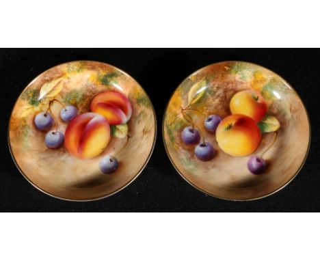 Pair of Royal Worcester dishes, painted with peaches, apples and grapes, signed, 11.5cm CONDITION REPORT: Both dishes are in 