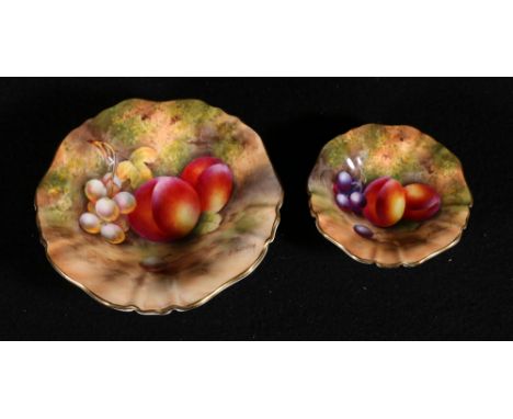 Two Royal Worcester dishes by E Townsend, of matching shape, with peaches and grapes, signed, 14cm and 9.5cm. CONDITION REPOR