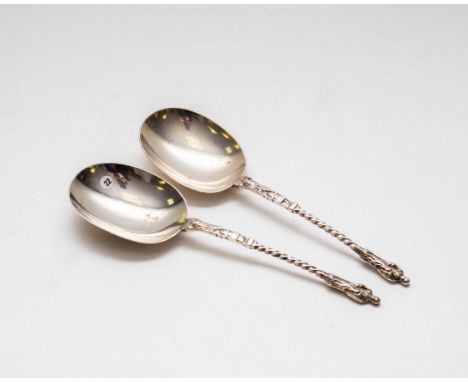 A pair of silver apostle spoons, William Hutton &amp; Sons, London and Sheffield date marks, 18.5cm long, approximately 107g 