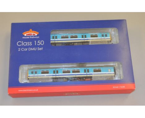 OO Gauge Bachmann :- Class 150/1  2-car DMU set. Original BR Provincial Livery Running No. 150135 (Trains 4U exclusive) VG in