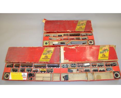 OO Gauge Trix Twin Railway:- LMS Express Passenger Train, includes 0-4-0 Tender engine No. 5647, 3 x passenger coaches & 10 x