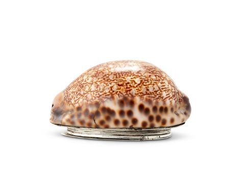 A GEORGE III SCOTTISH PROVINCIAL SILVER MOUNTED COWRIE SHELL SNUFF BOX BY JOHN CONFUTE(FL.1772-99,IC THRICE) PERTHThe plain c
