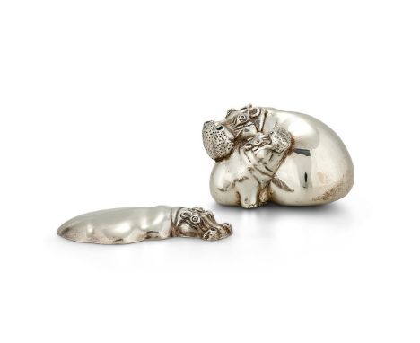 A ZIMBABWEAN SILVER COLOURED SMALL MODEL OF A HIPPOPOTAMUS AND CALF BY PATRICK MAVROS HARARE, DATE LETTER FOR 1992 5.7cm (2 1