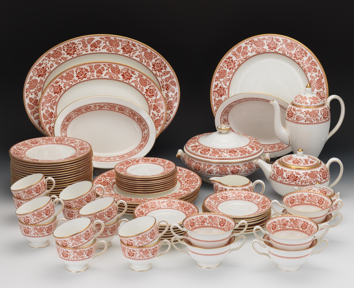 Wedgwood "Red Damask" China Service Set of Wedgwood bone china mixed