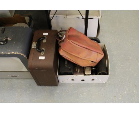 Small quantity photo equipment, typewriter, projector