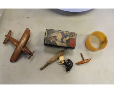 Snuff box and treen items