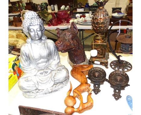 A Continental carved wood wall-mounted dog's head, a pair of modern metal lamp brackets and other items. 