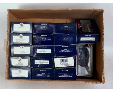 17 Bachmann goods wagons, all different, including SR Queen Mary bogie brake van (M,BNM)