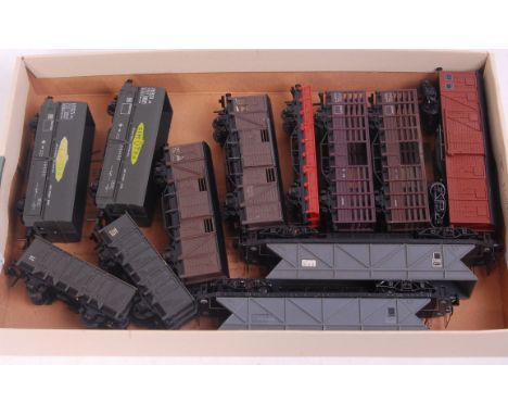 12 Hornby Acho wagons, all with Dublo couplings, 2x 709 Simotra, 1x 700 goods van with sliding door, 2x 701 goods wagon with 