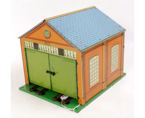 Hornby 1935-41 No. 1A engine shed with green base, yellow ridge tiles, inside of doors plain, touching-in to roof and scratch