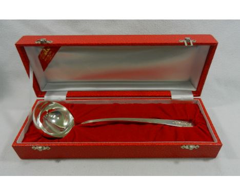 A Chinese sterling silver soup ladle, made in Hong Kong, signed Wai Kee, 30cm long, 5.03ozt, 156.4g, cased CONDITION REPORT: 