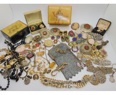 Retro cufflinks, a mesh purse, and a collection of vintage costume jewellery Condition Report:No condition report available.