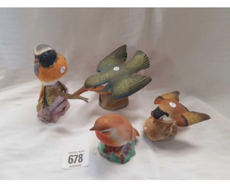 4 ROYAL WORCESTER BIRD FIGURES, A ROBIN, GOLDFINCH, REDSTART &amp; KINGFISHER 