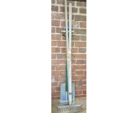 4 WOOD HANDLED GARDEN TOOLS, A HOE, RACK, SPADE &amp; EDGER