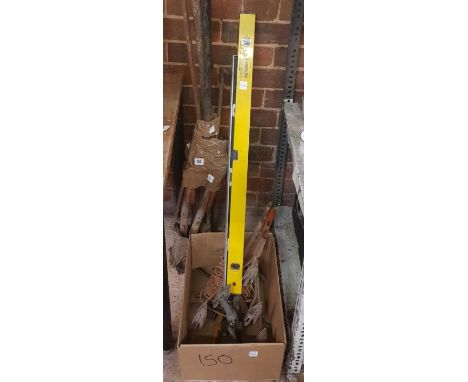 QTY OF GARDEN TOOLS INCL: LINE WINDER, LAWN SPRINKLER, CROW BARS &amp; POTATO PLANTER