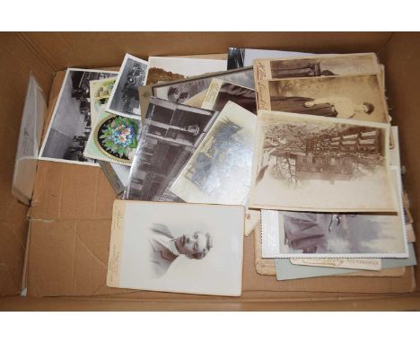 Box containing a quantity of vintage photographs, Europe and elsewhere