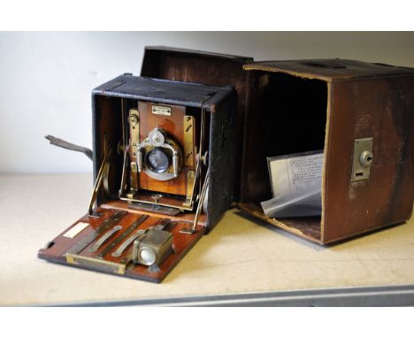 Sanderson Hand Camera, in leather case
