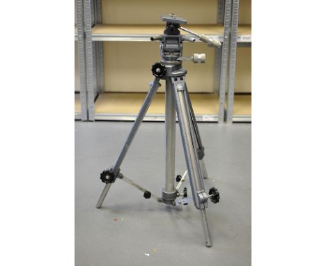 A De Vere Studio Tripod, AF