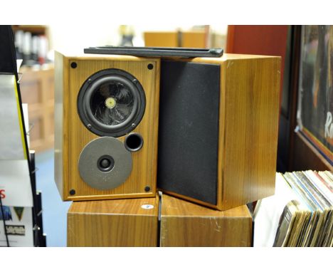 Ceramic Money Boxes: styled as a camera (2)