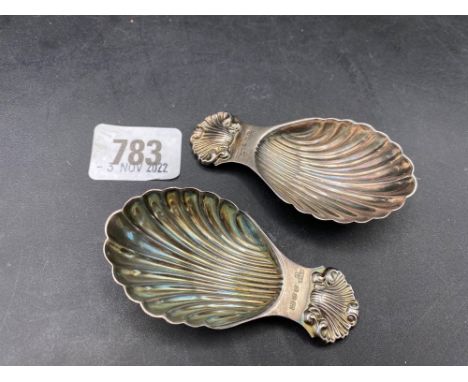 A pair of caddy spoons with shell decoration, London 1957