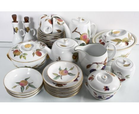 A group of Royal Worcester 'Evesham'  and dinner teaware