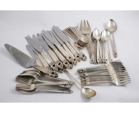 A 20TH CENTURY AMERICAN PART-SERVICE OF ROYAL DANISH PATTERN FLATWARE & CUTLERY: One table spoon, eleven dessert forks, eleve