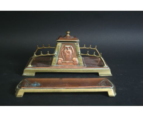 ART NOUVEAU INSKSTAND & TRAY a copper and brass inkwell with Owl motifs and beaten copper finish. Also with a matching pen tr