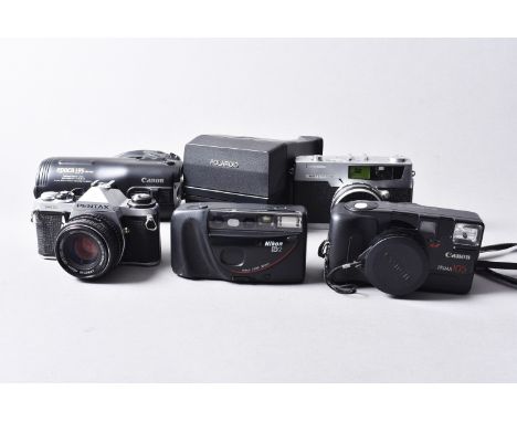 A Collection of 35mm Film Cameras, including a Pentax ME SLR camera with a Pentax-M 50mm f/1.7 lens, a Petri 7s rangefinder c