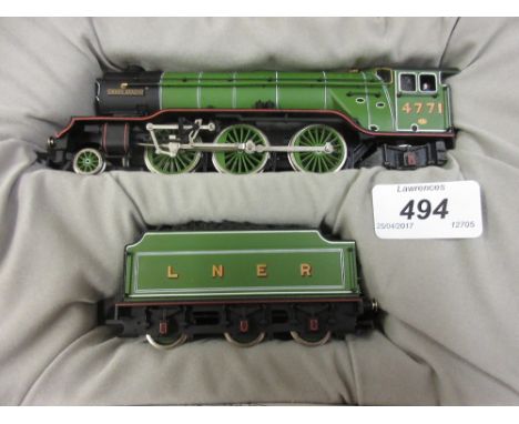 Bachmann 00 gauge Green Arrow 250, with certificate