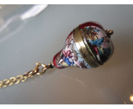 19th Century Continental vinaigrette, enamel decorated with lovers, suspended from a gold plated chain (a/f)