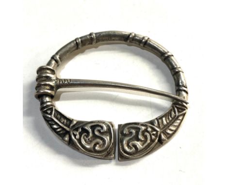 Celtic silver Iona pennanular brooch, overall good condition, no fastener for the pin 