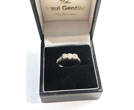 18ct Gold and diamond trilogy ring ring size approx k/l weight approx 2.2g, good overall condition