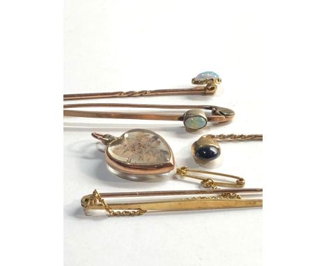 selection of vintage / antique gold jewellery includes stick pins heart pendant 1nd 15ct gold hallmarke brooch total weight 1