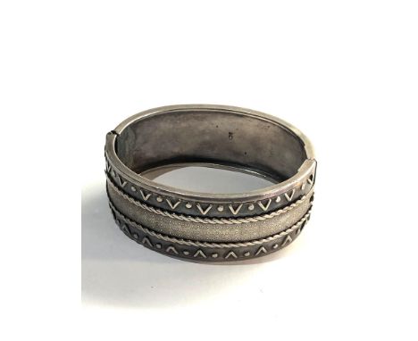 victorian silver cuff bangle measures approx  25mm wide 