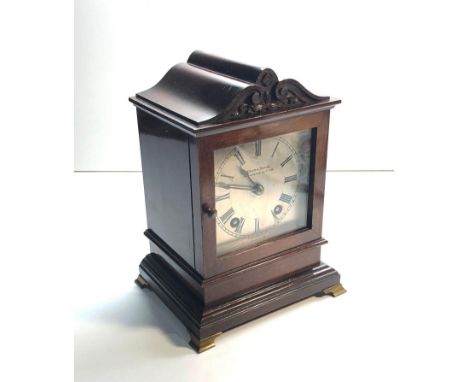 Vintage mahogany Reid &amp; Sons mantle bracket clock measures approx 9ins by 6.5ins 