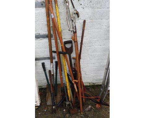 Quantity of Garden Tools 
