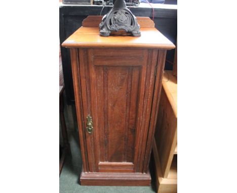 An Edwardian satinwood pot cupboard with single shelf