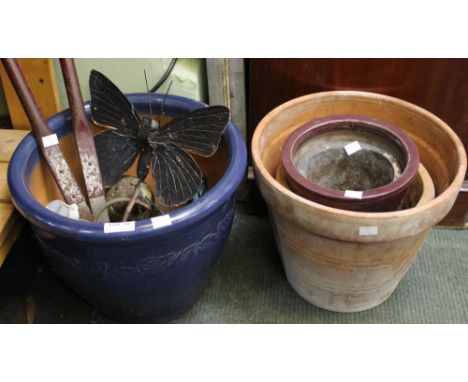 Five garden pots plus various ornaments, cutting tools, etc
