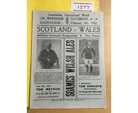 1922 Wales v Scotland Football Programme: Excellent condition 4 pager dated 4 2 1922. No team changes. Played at Wrexham.