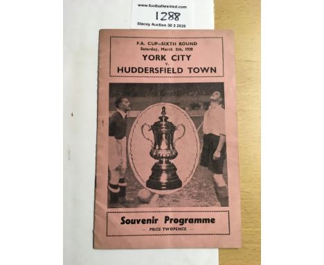 37/38 York City v Huddersfield Town FA Cup Football Programme: Good condition with light fold. No team changes. Huddersfield 