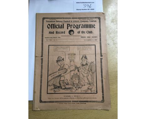 26/27 Tottenham v Newcastle United Football Programme: Poor condition League match dated 27 11 1926 with no team changes. Pie