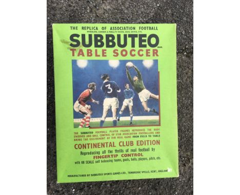 Subbuteo Club Edition: In original box with all contents we are informed. C/W some spare broken and unbroken players, Corner 