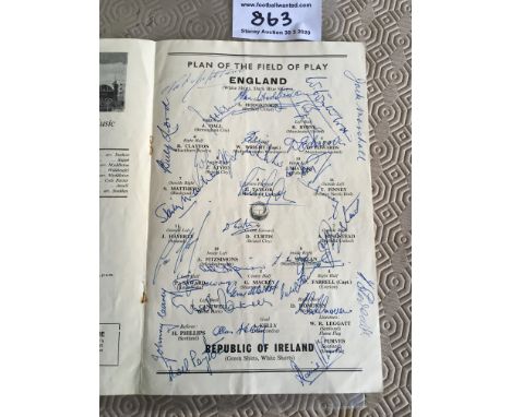 1957 Fully Signed England v Republic Of Ireland Football Programme: The Busby Babes Tommy Taylor Roger Byrne and Duncan Edwar
