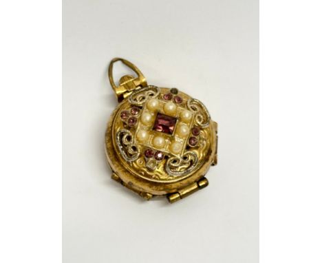 A vintage Coro picture locket. 
