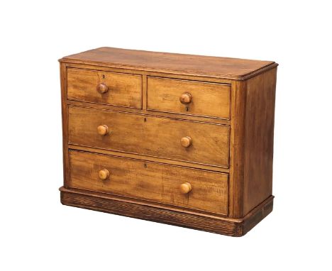 A late Victorian mahogany chest of drawers. Circa 1870s/1880s. 98x45x75cm 